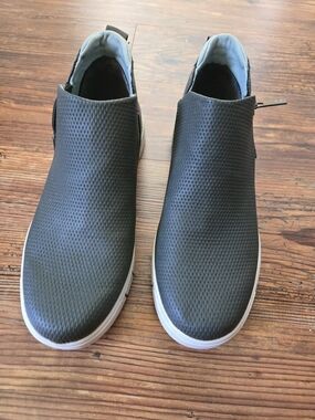 Women's Ryka Sneaker Booties- Dark Green/Gray, Like New, Water Resistant, Zipper